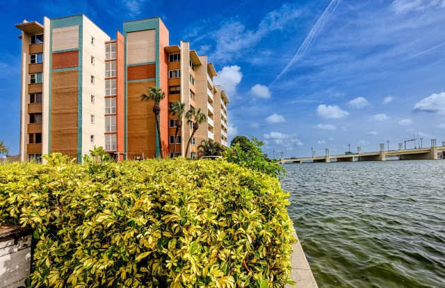 500 Treasure Island Causeway - 101