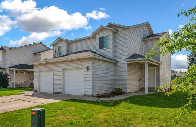 3 bed 2 bath duplex with sprinkler system