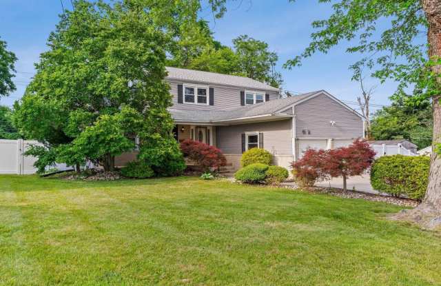 Photo of 41 N SYRACUSE DRIVE