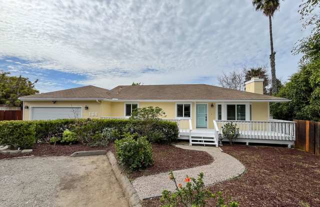 3bd/2ba Single Story Vista Home With A/C