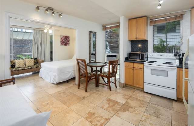 240 Liliuokalani Avenue unit: 202