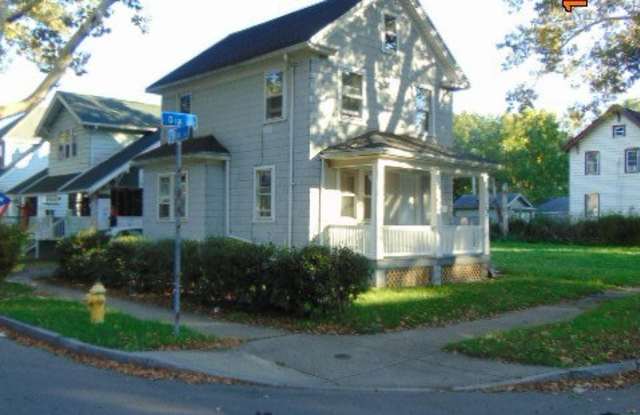 3Bd / 1Ba Single Family House - Available Today! - 118 Dix Street, Rochester, NY 14606