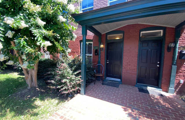Beautiful Three Bedroom House in The Fan Available March 14th!