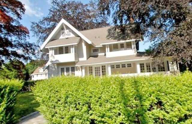 40 Beechmont Avenue