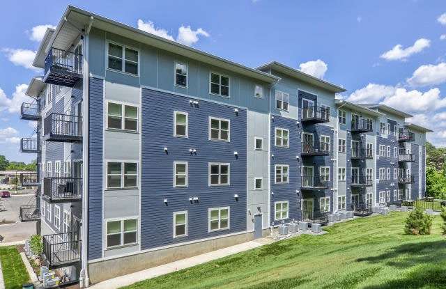 1945 W 136th St Unit C21