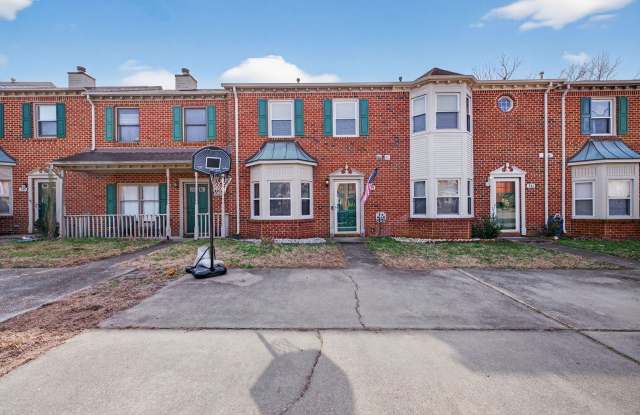 729 Creekside Crescent