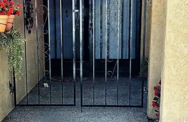 2820 Palo Verde Blvd N