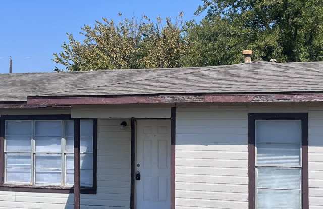2/1 Perrin Field Duplex - Recently Remodeled!