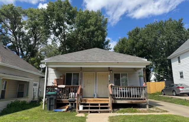 Photo of 822 W 8th Street