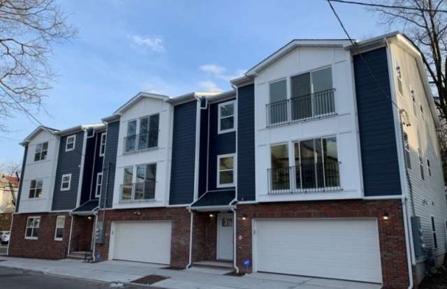 106 Grove Ter