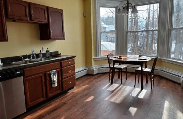 Centrally located 1 bedroom unit, flexible rental terms, partially furnished