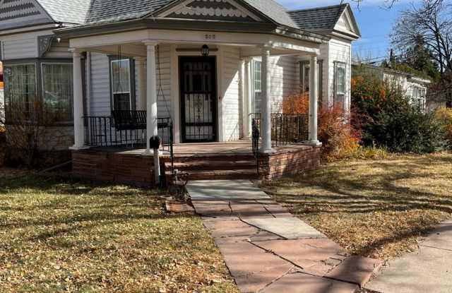 Nice 3 Bedroom Home near Downtown - 502 Pike Avenue, Cañon City, CO 81212