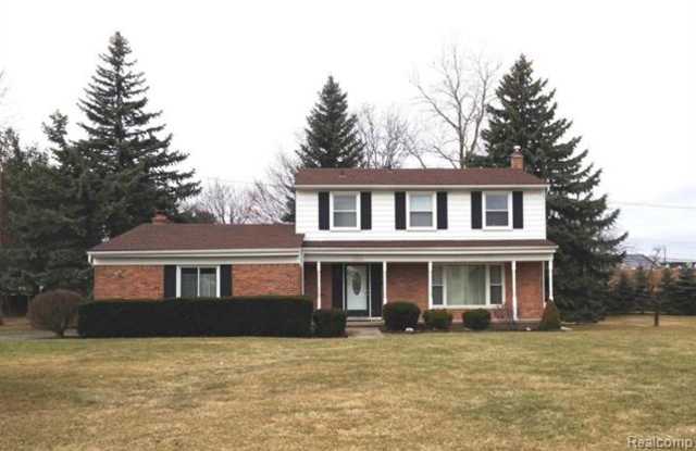 6286 NICHOLAS Drive - 6286 Nicholas Drive, Oakland County, MI 48322