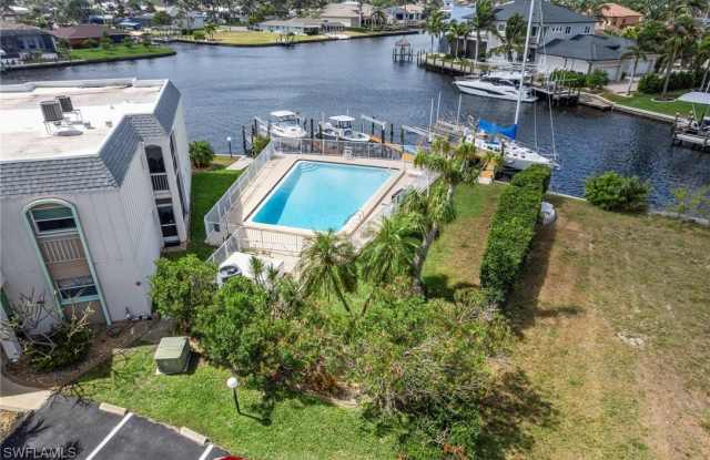 304 Tudor Drive unit: 4