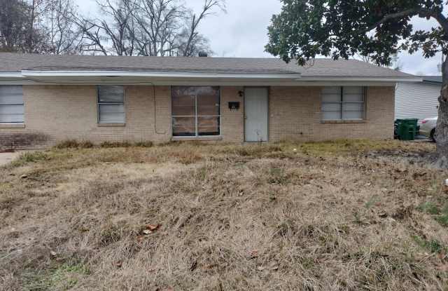 3305 Daffodil St.