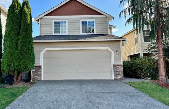 Roomy 4-Bedroom Home in Quiet Panther Lake Location