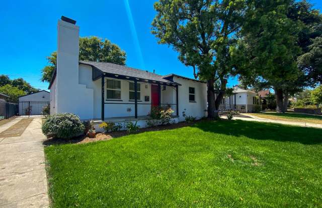 Beautiful, 3 Bedroom, 1 Bath Home in Magnolia Park