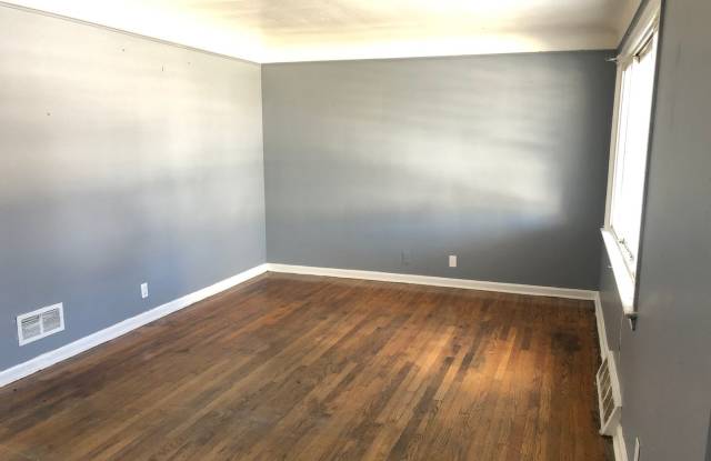 3 BED 1 BATH IN BEAUTIFUL GARFIELD HEIGHTS!