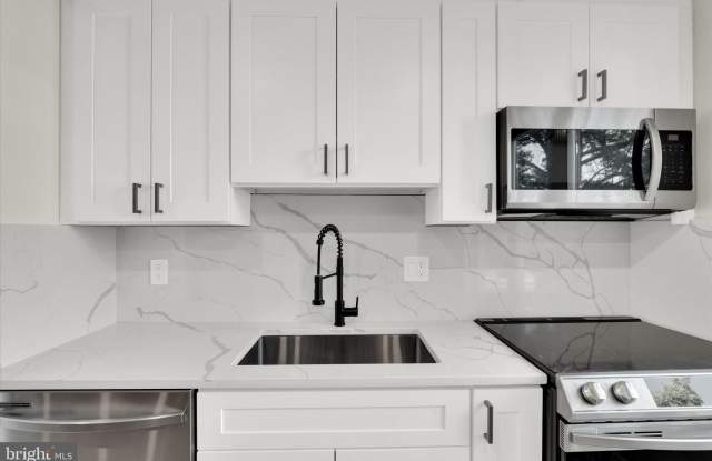 1915 BENNING RD NE unit: 6