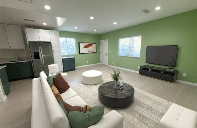 Photo of 8520 Fenwick