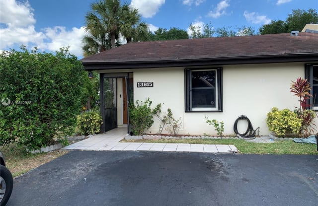 13815 SW 54th St - 13815 Southwest 54th Street, Kendale Lakes, FL 33175