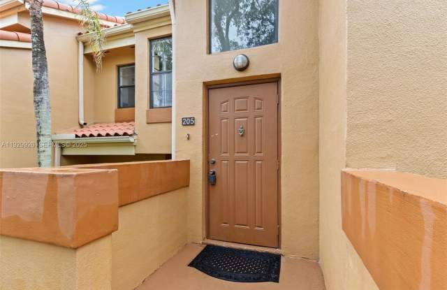 15569 N Miami Lakeway N