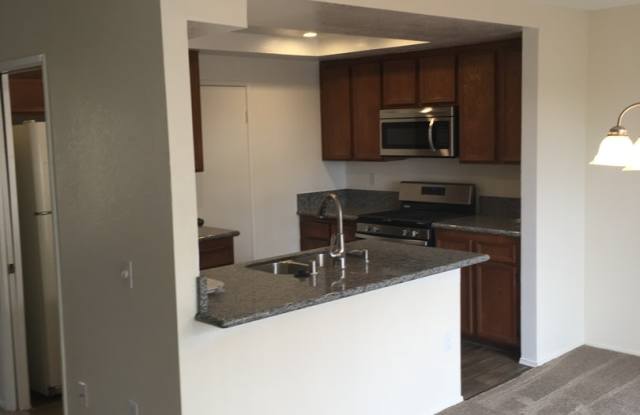 3BD 3BA Split Level Condo located in Mission Valley