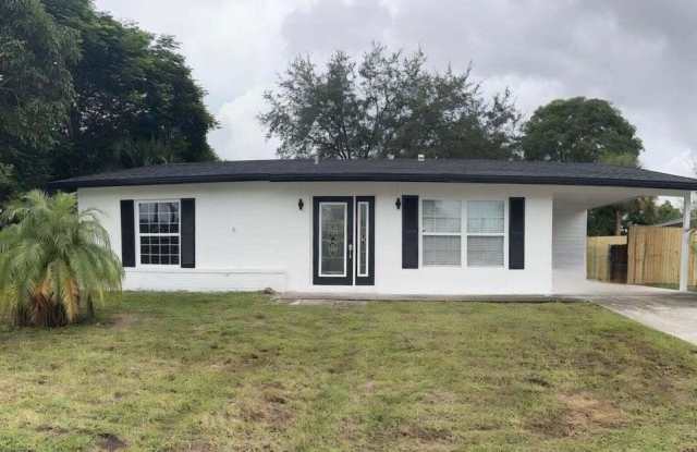 402 NE Armory Circle