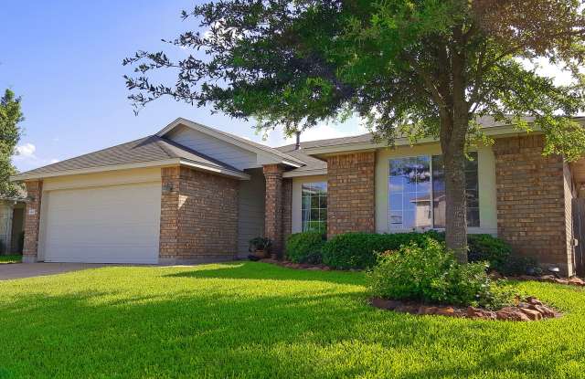 3 Bedroom Round Rock home with a large office space!  Excellent Schools!