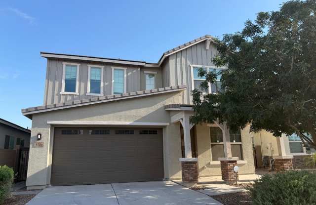2043 E LANTANA Drive