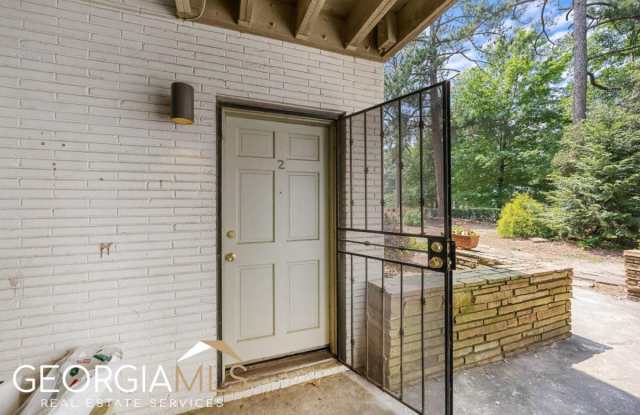 11 Peachtree Hills AVE NE  #A2
