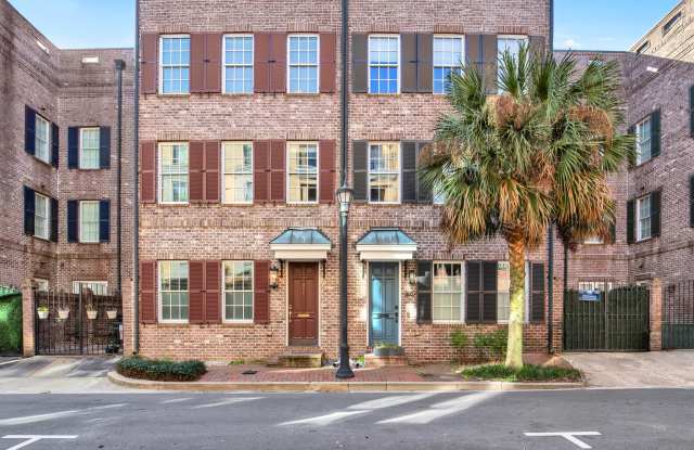 407 East Hull Street