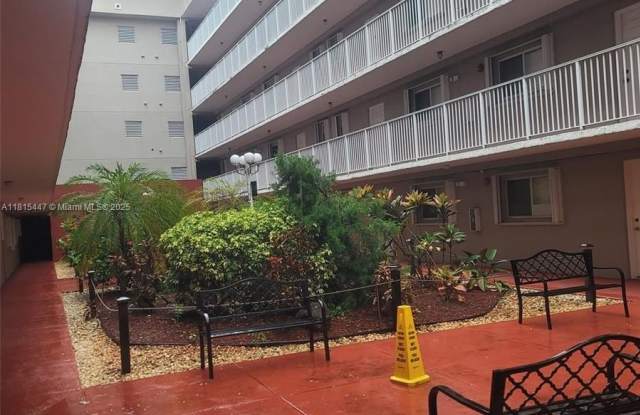 Photo of 600 NW 32nd Pl