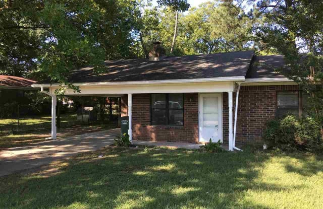 1203 Gum - 1203 Gum Street, Conway, AR 72032