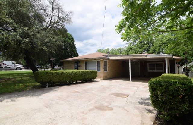 104 E 14th Ave - 104 East 14th Avenue, Belton, TX 76513