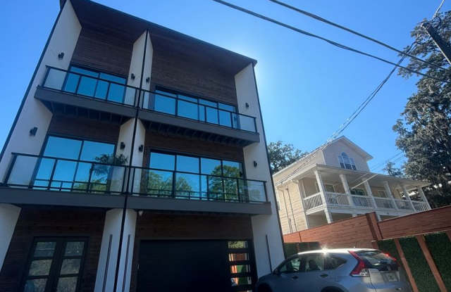 Photo of 1Bd/1Ba in the HEART of Midtown! FULLY FURNISHED! Perfect for travelling Nurses or Students!