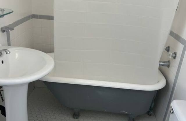 1388 1/2 Edgecliffe Dr unit: 1/2