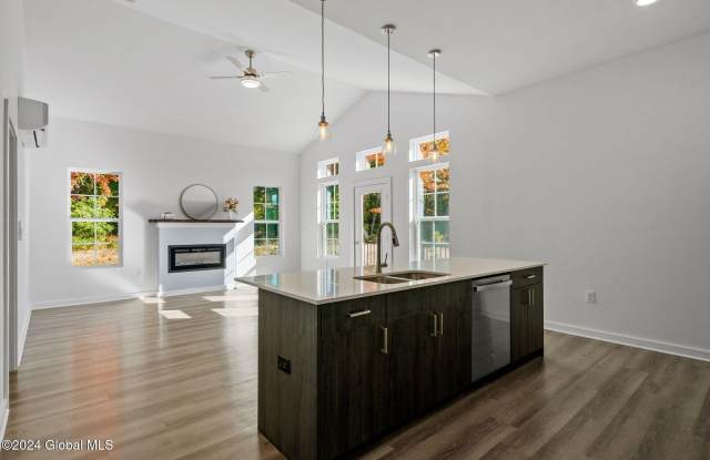 1105 Forest Ridge Boulevard