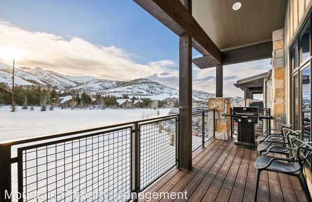 3793 Blackstone Drive, Unit 3F