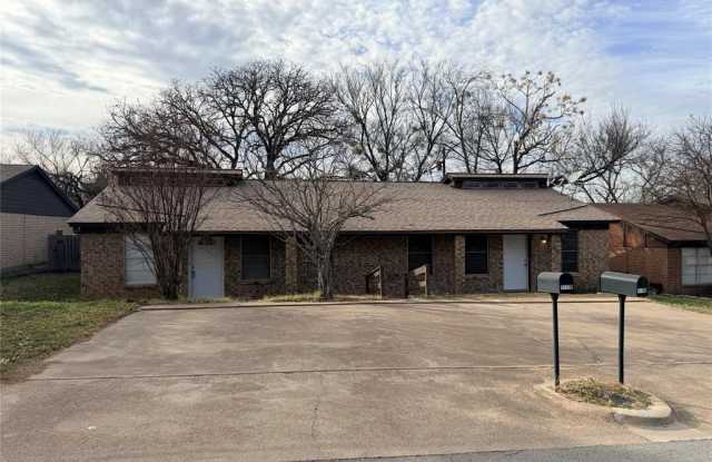 Photo of 1110-b Lynn Street