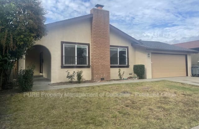 1325 GLENWOOD DR - 1325 Glenwood Drive, Petaluma, CA 94954