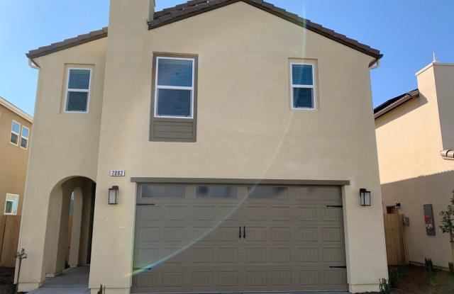 3/2.5 In North Clovis Near Buchanan High School - 2062 North Perry Lane, Fresno County, CA 93619