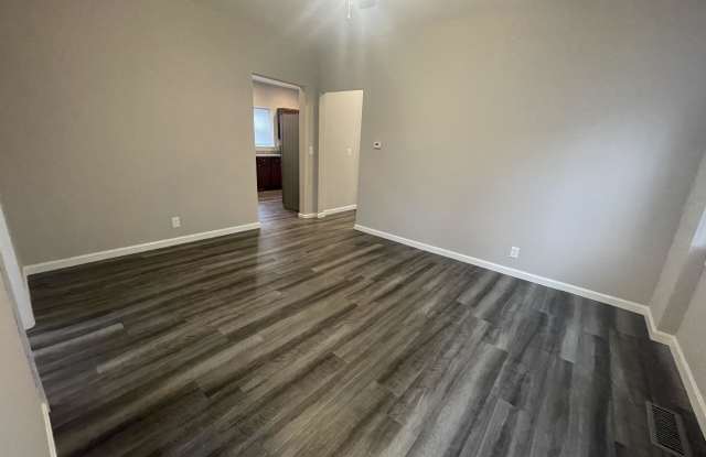 Photo of 228 Mccormick Place - 1