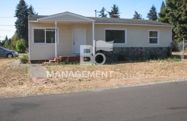 8833 SE 70th Ave - 8833 Southeast 70th Avenue, Clackamas County, OR 97206