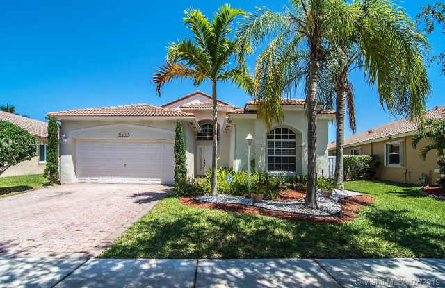 14271 NW 18th Ct - 14271 NW 18 Ct, Pembroke Pines, FL 33028