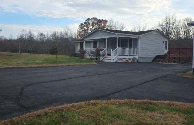 912 HUNTERS LODGE RD