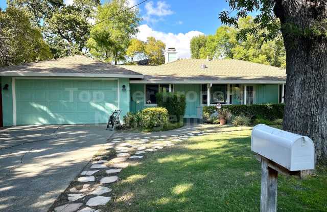 Photo of Charming 3 Bed / 1 Bath / 1,364 Sqft House in Pleasant Hill - Available February 17th!