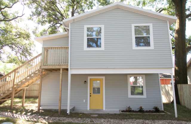 Photo of 306 W Flora St