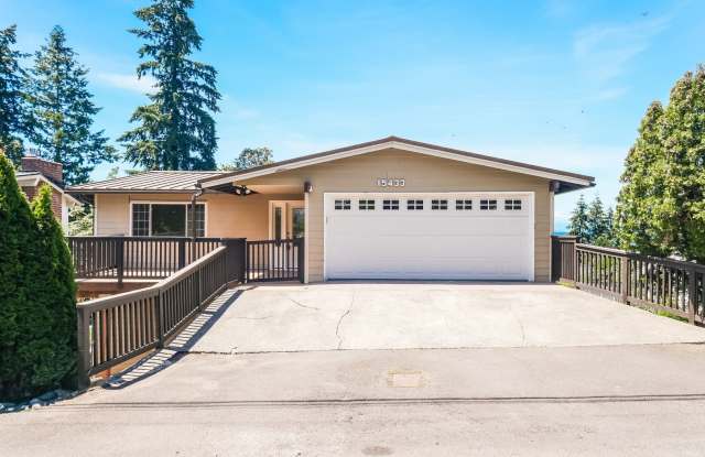 Versatile 5 Bedroom Retreat with Office and Outdoor Living in Burien