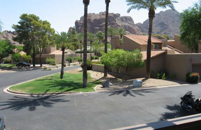 4438 E CAMELBACK Road